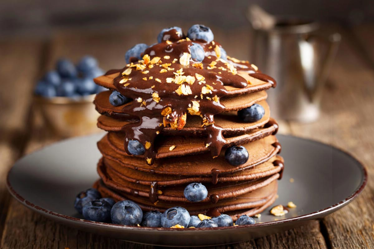 Lire la suite à propos de l’article Sweet pancakes tower arrangement (Delicious Breakfast 2022)